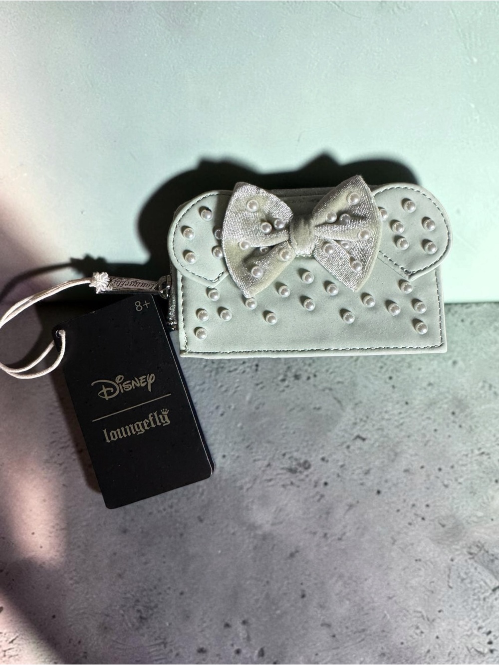 Loungefly Minnie Mouse Ears Pearl Bow Cardholder NWT